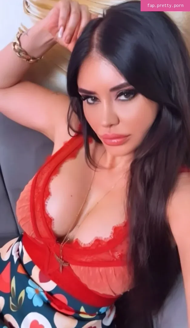 Ebru Polat - Photo #01