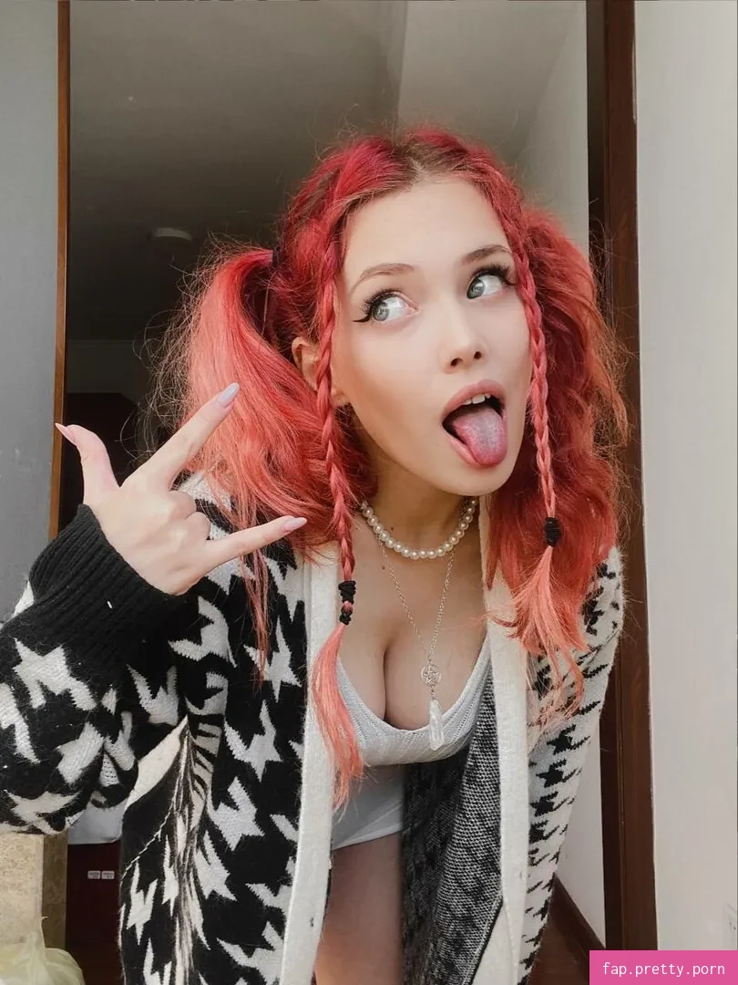 Elizabeth Renard - Photo #01