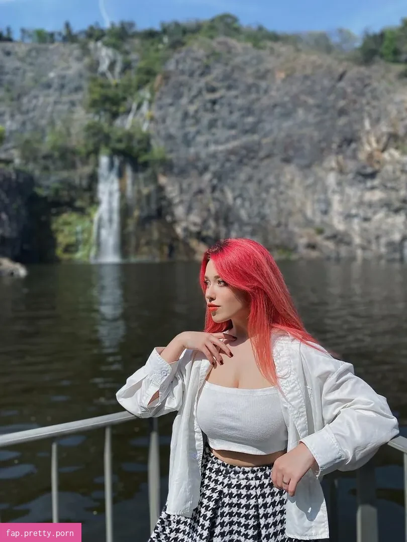 Elizabeth Renard content