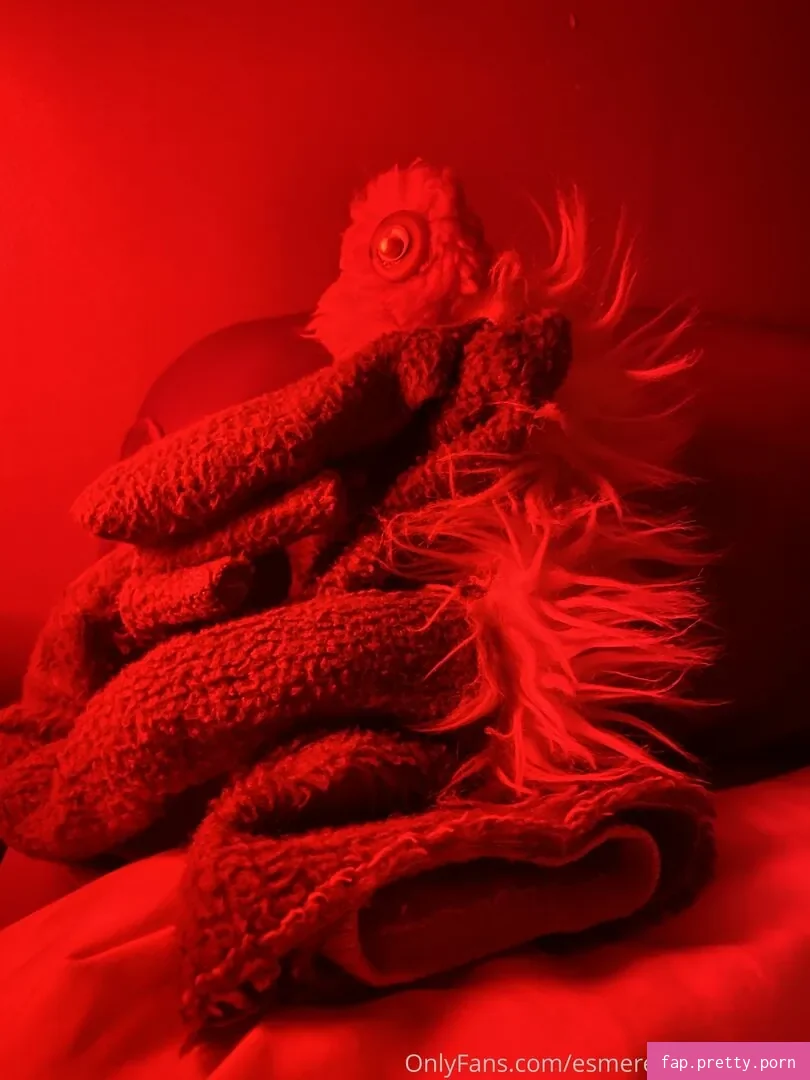 esmereldathepuppet content