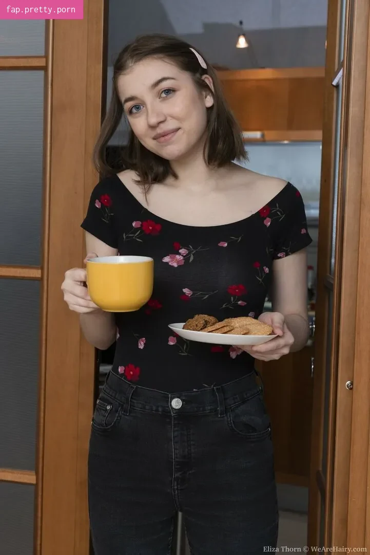 Eliza Thorn - Photo #17