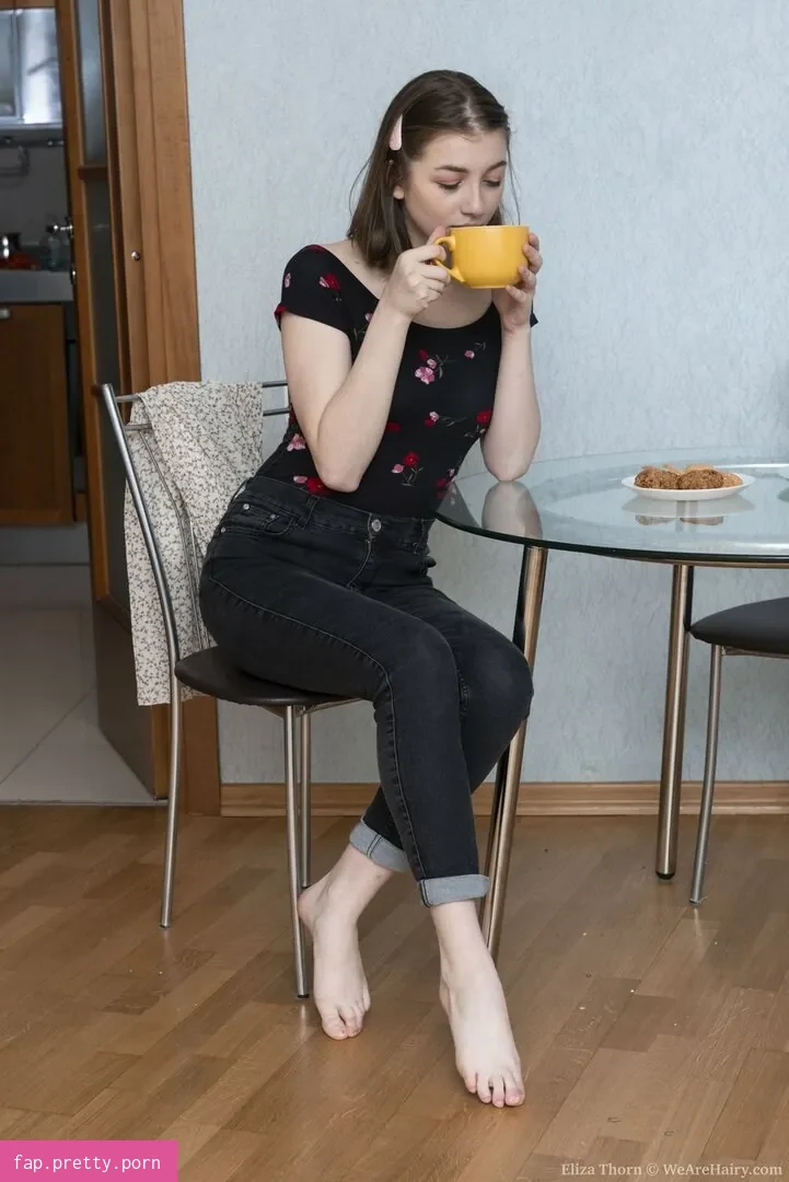 Eliza Thorn - Photo #18