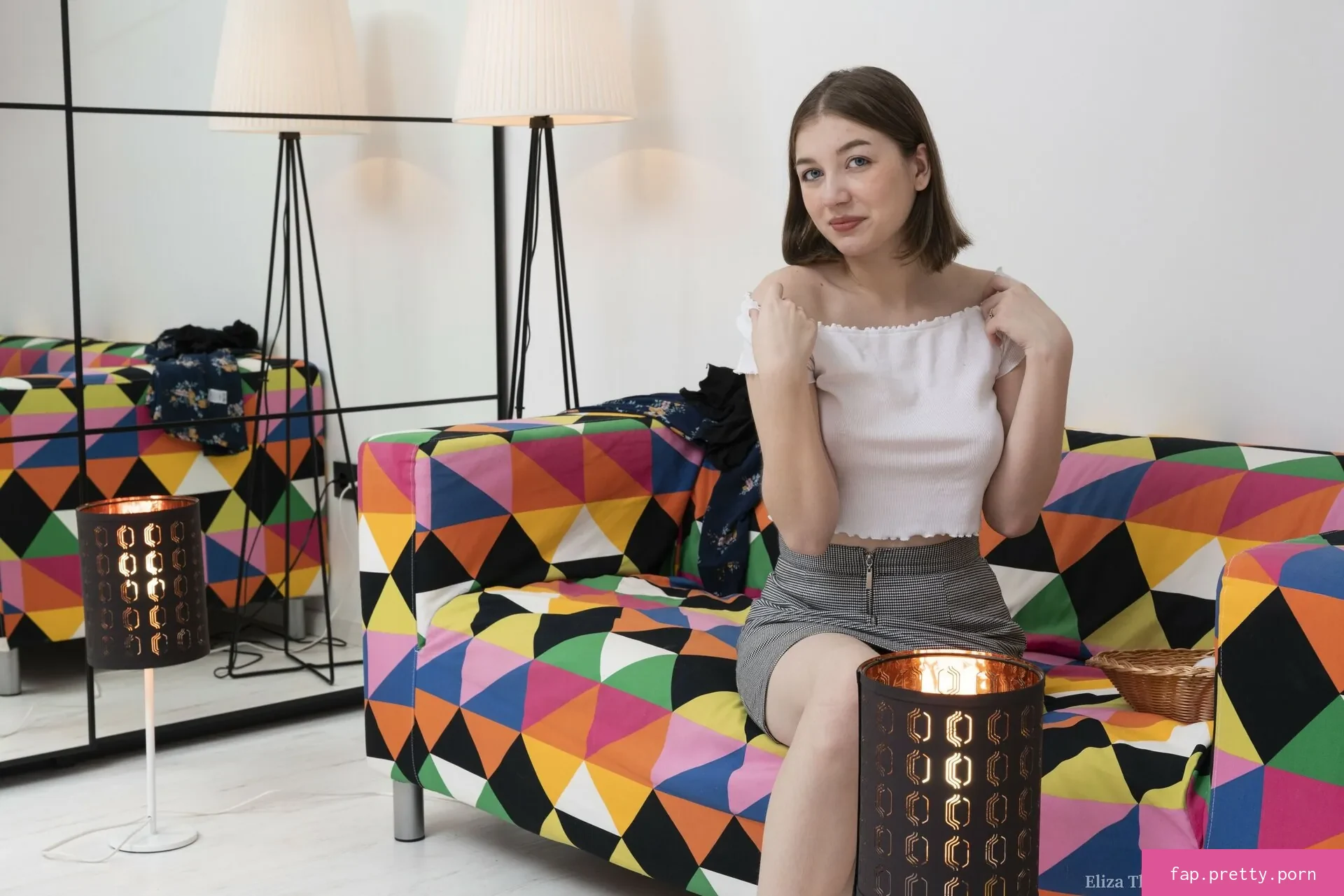 Eliza Thorn - Photo #40