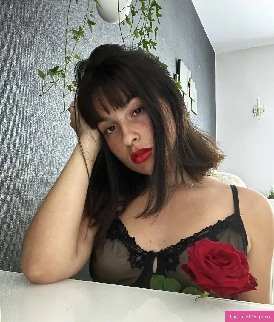 Elle Vous Fait Bander - Photo #04