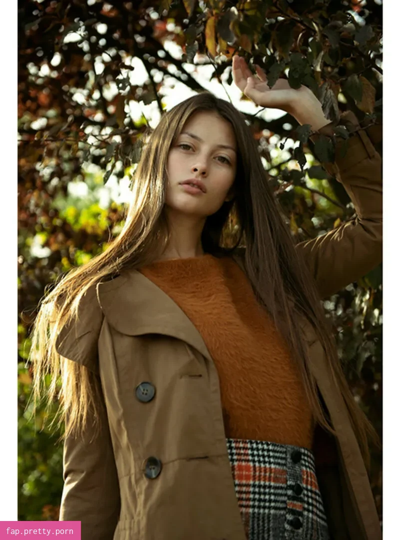 Ellie Weston - Photo #42