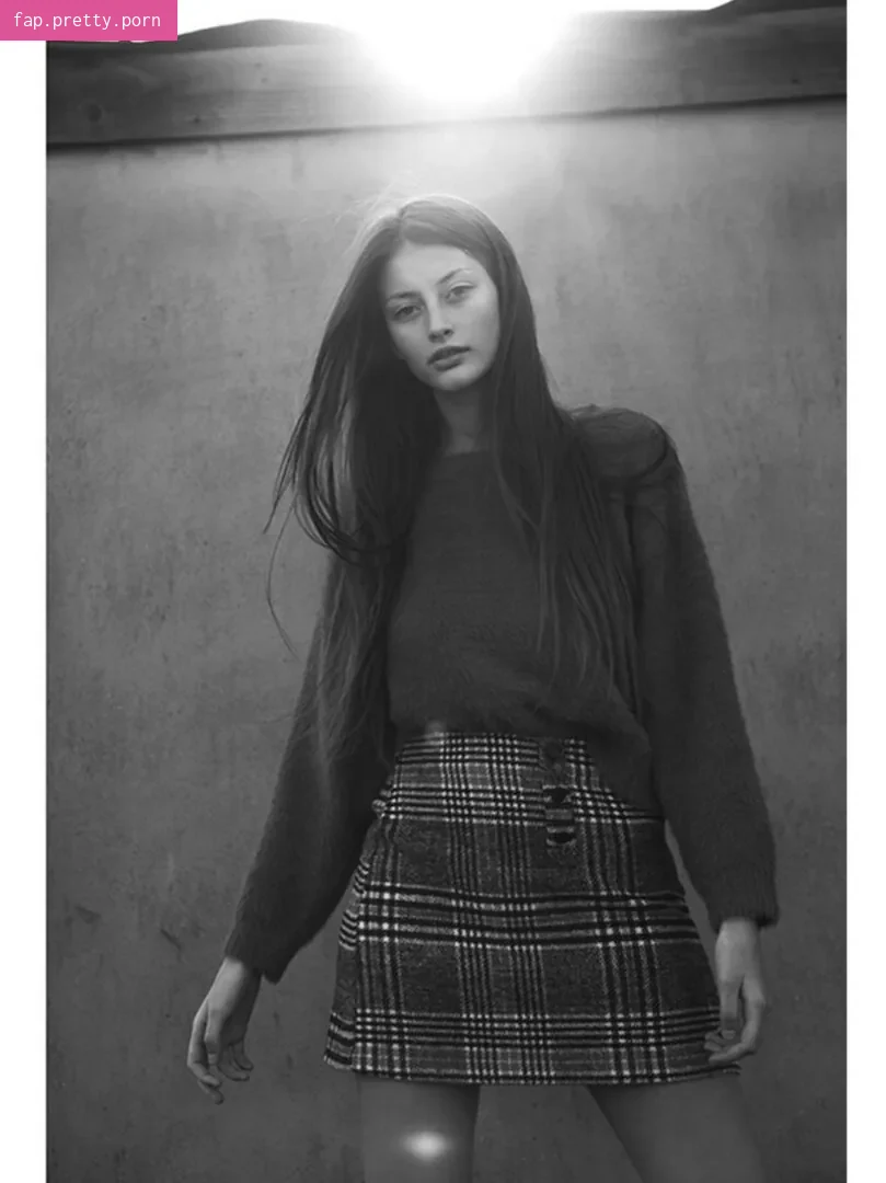 Ellie Weston - Photo #47