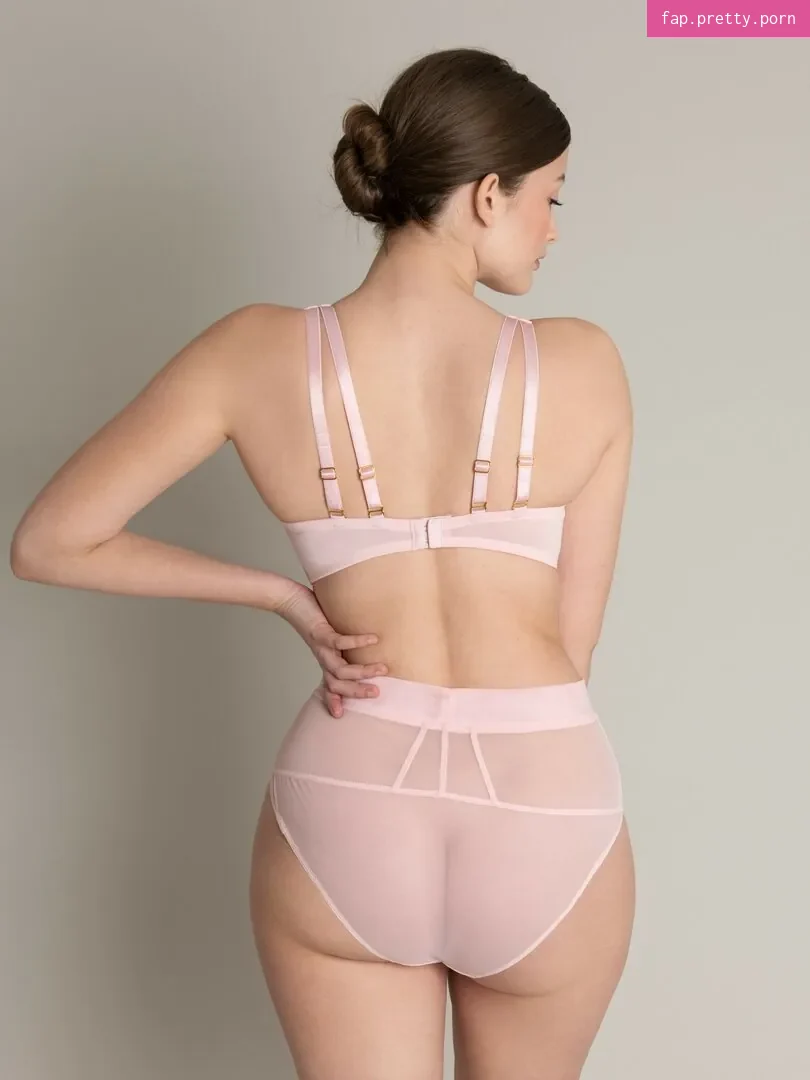 Ellie Weston - Photo #53