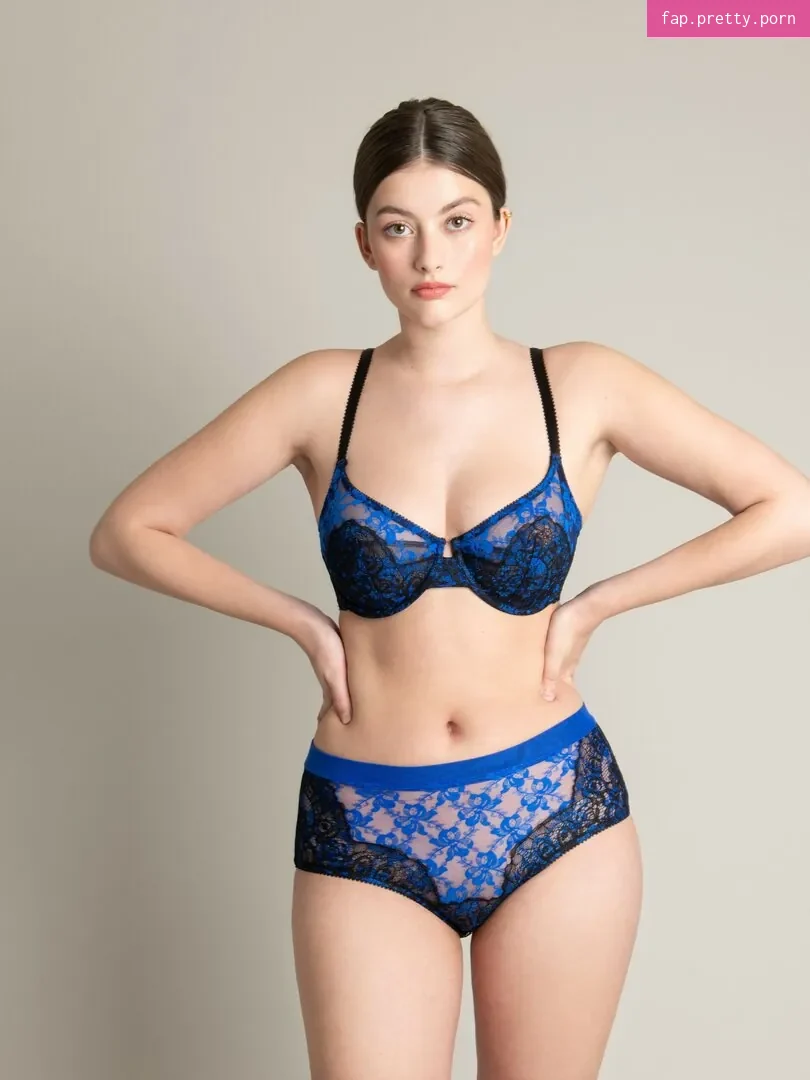 Ellie Weston - Photo #77