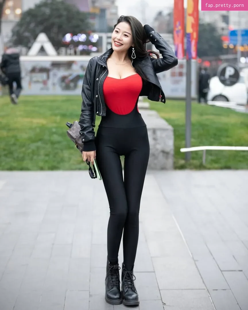 Echo Yue - Photo #24