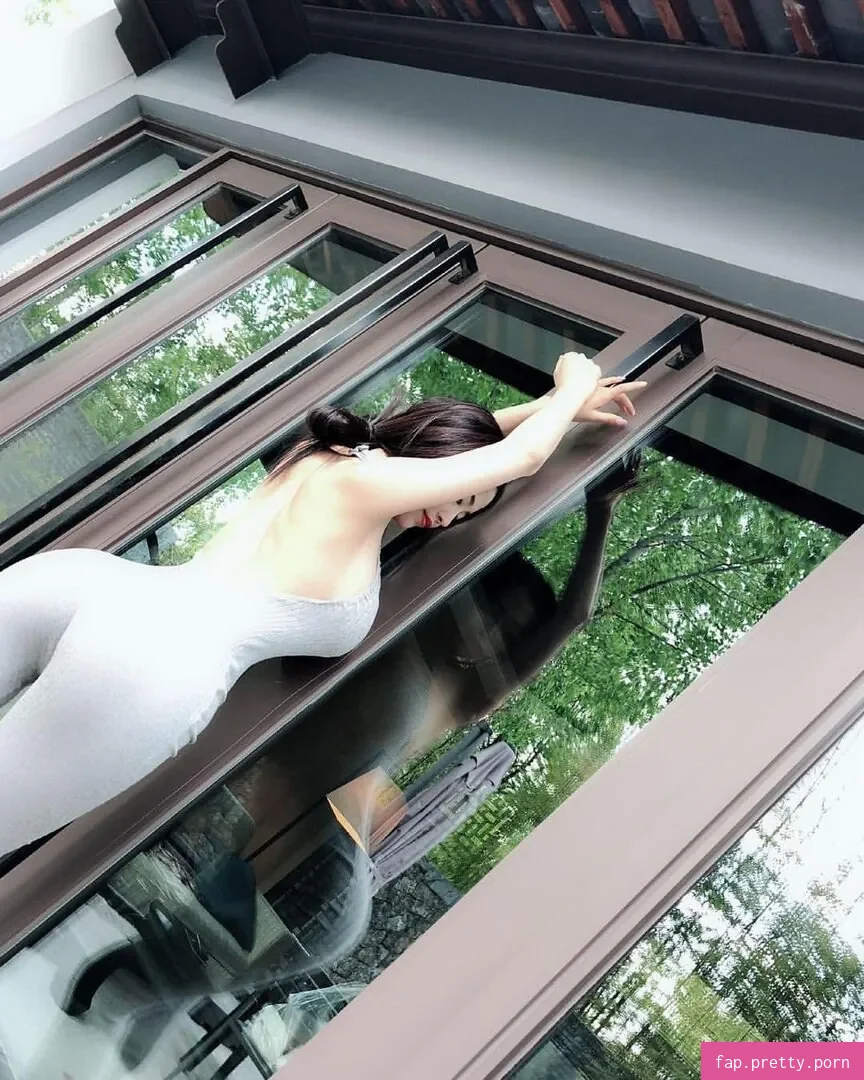 Echo Yue - Photo #70