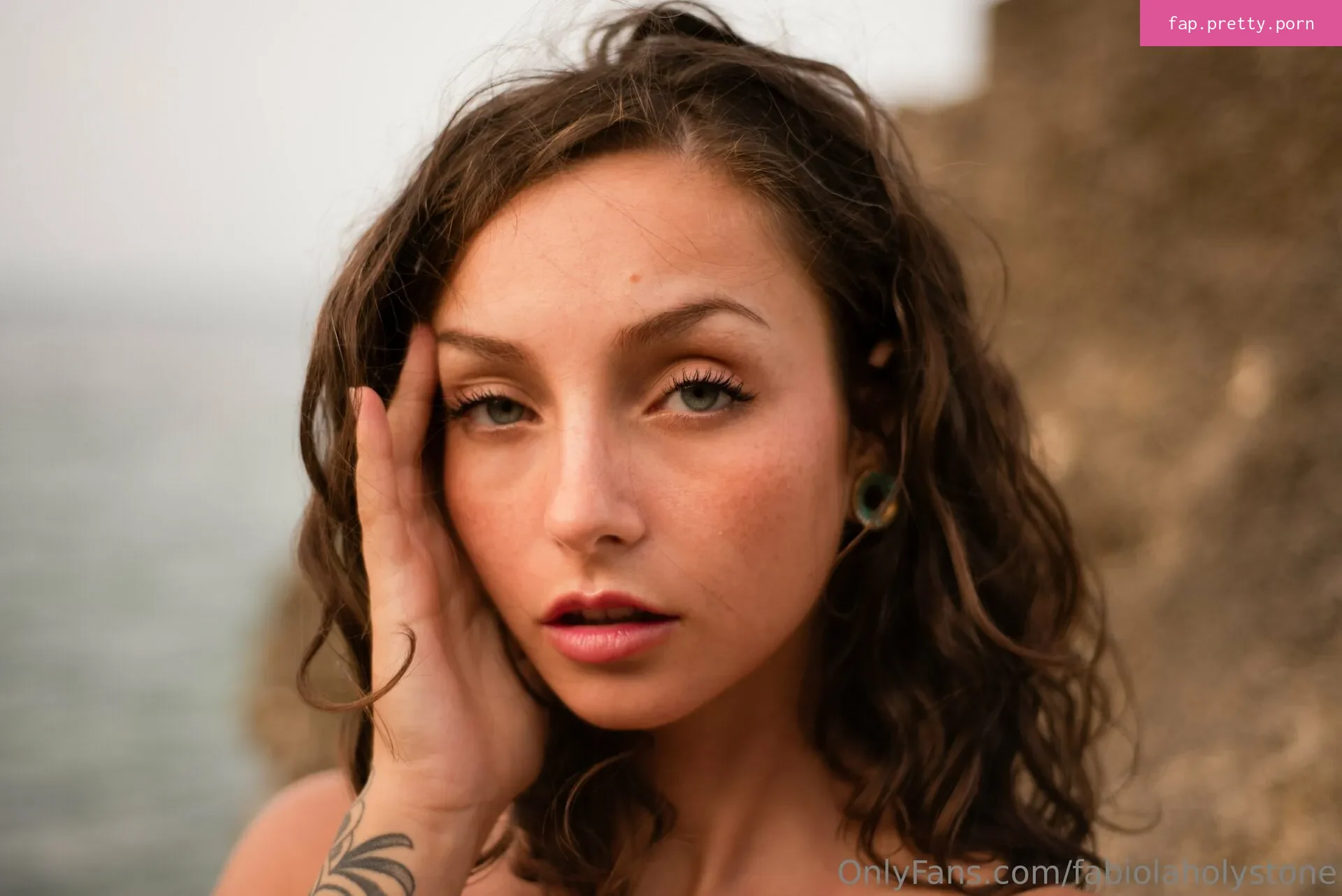 fabiolaholystone - Photo #34