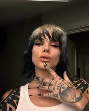 Faceofmisfits content