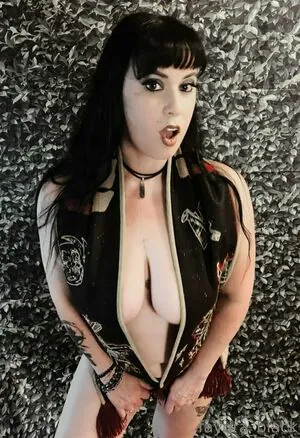 faydra_black content