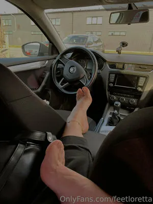 feetloretta content