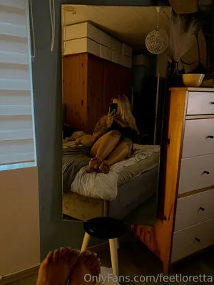 feetloretta content
