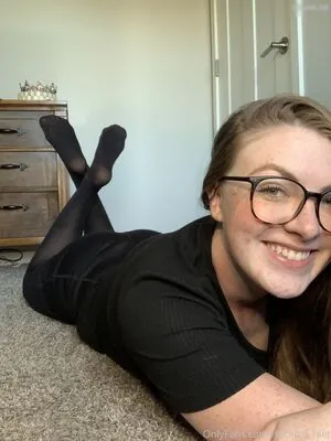 freckled_feet content