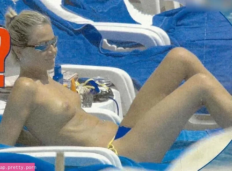 Federica Panicucci - Photo #06