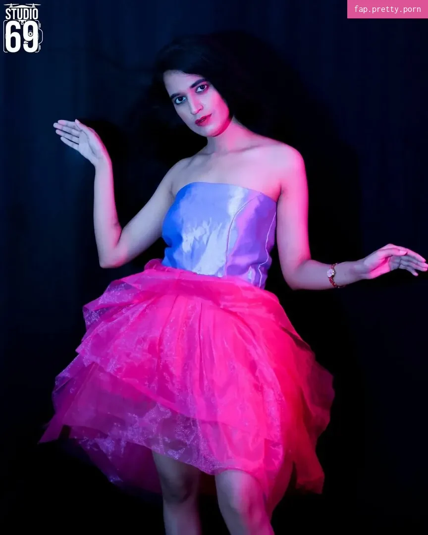 Foxy Queen - Photo #15