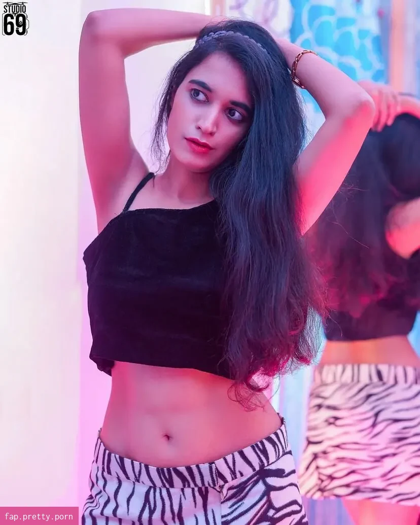 Foxy Queen - Photo #16