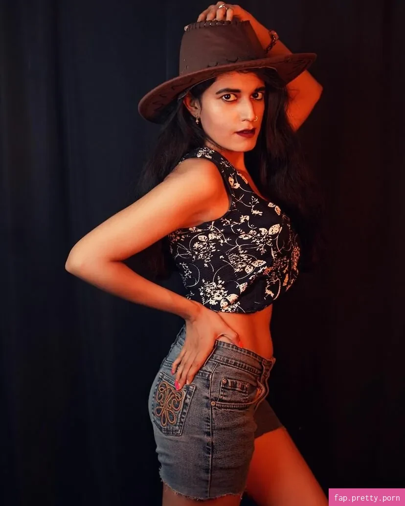 Foxy Queen - Photo #26