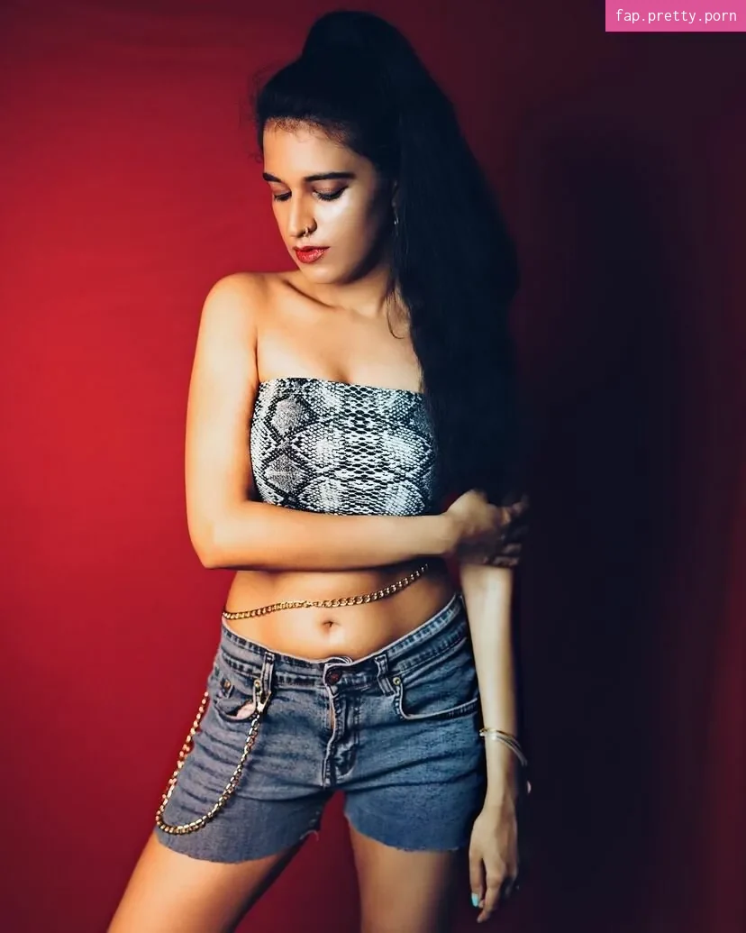 Foxy Queen - Photo #34