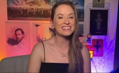 Funnylilgalreacts content