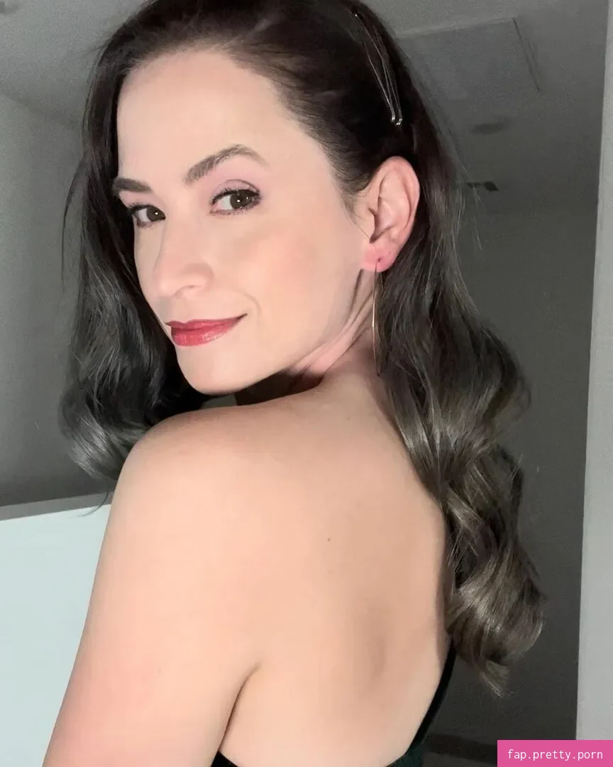 Funnylilgalreacts content