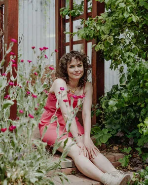 Frankie Ward content