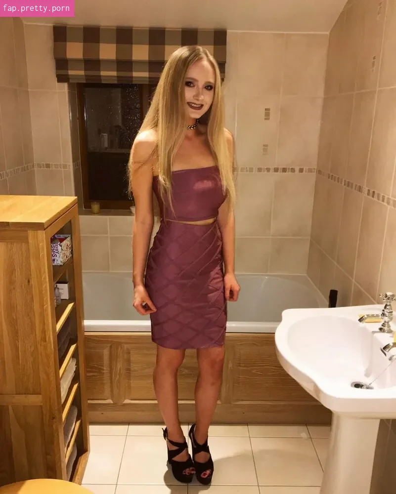 Georgina - Photo #08