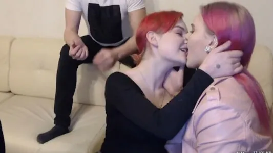 Girls Kissing content