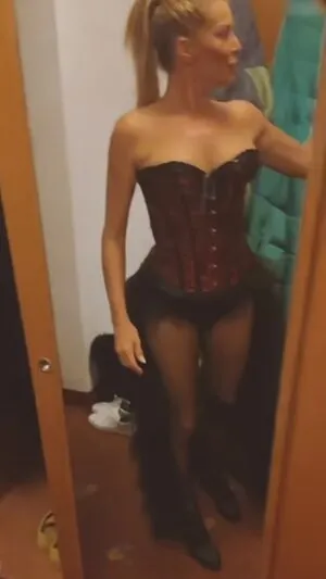 Giulia Siegel content