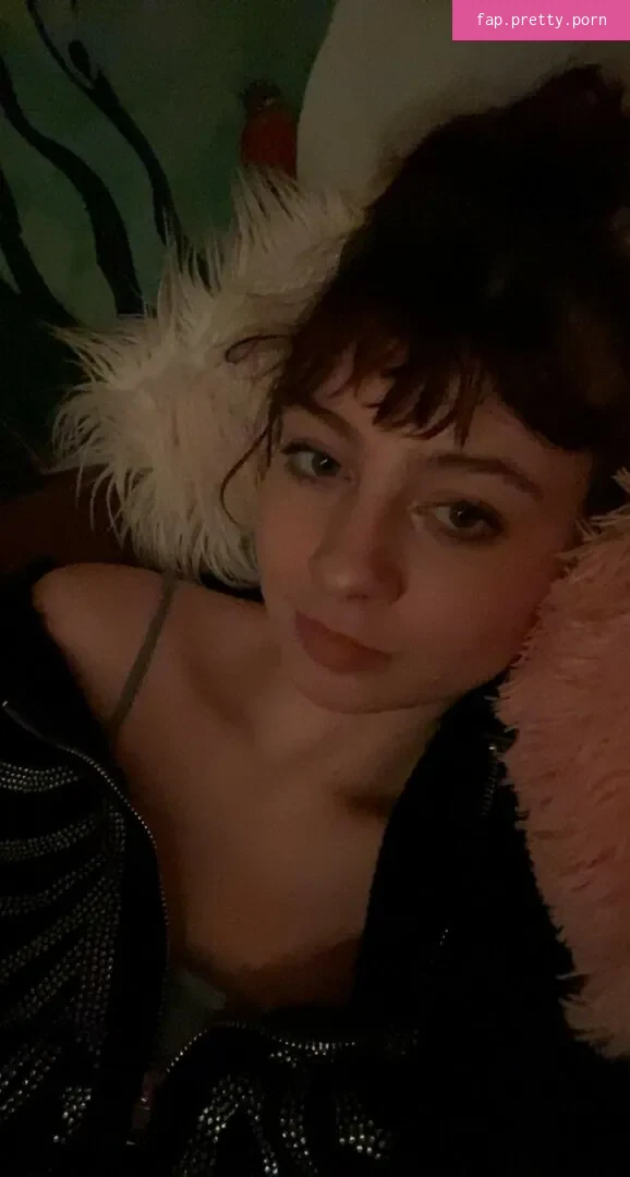 Gulliblecream288 - Photo #01