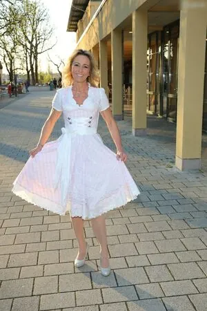 Gundis Zambo content