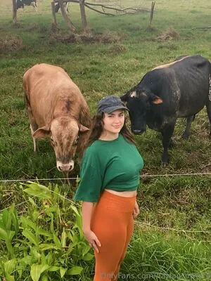 hawaiicowgirll content