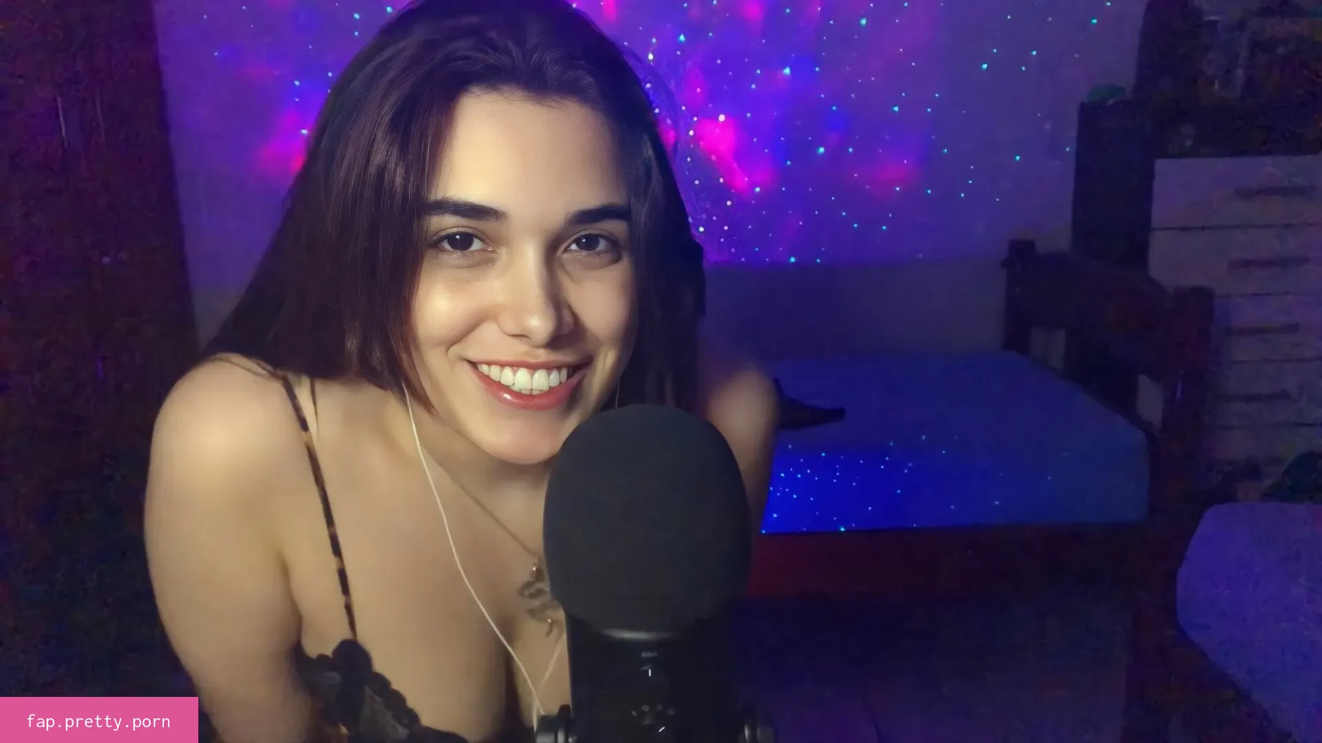 Helena ASMR content