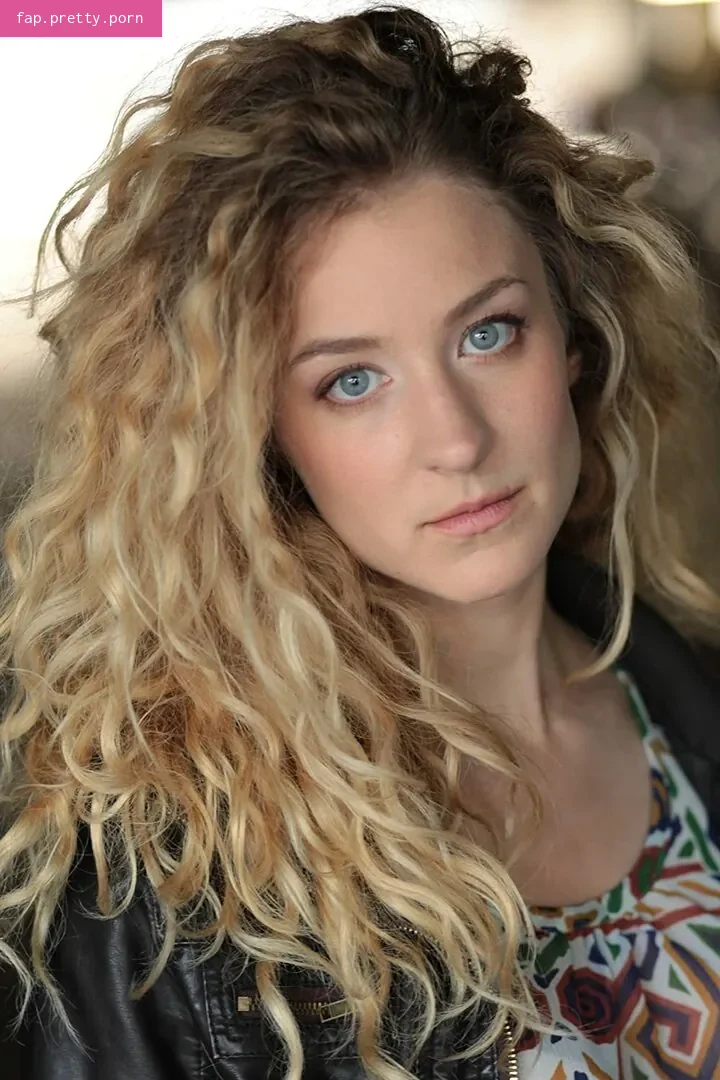 Hallee Hirsh - Photo #19