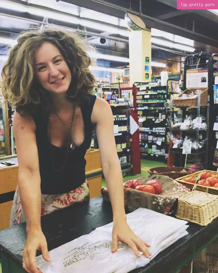 Hallee Hirsh - Photo #37