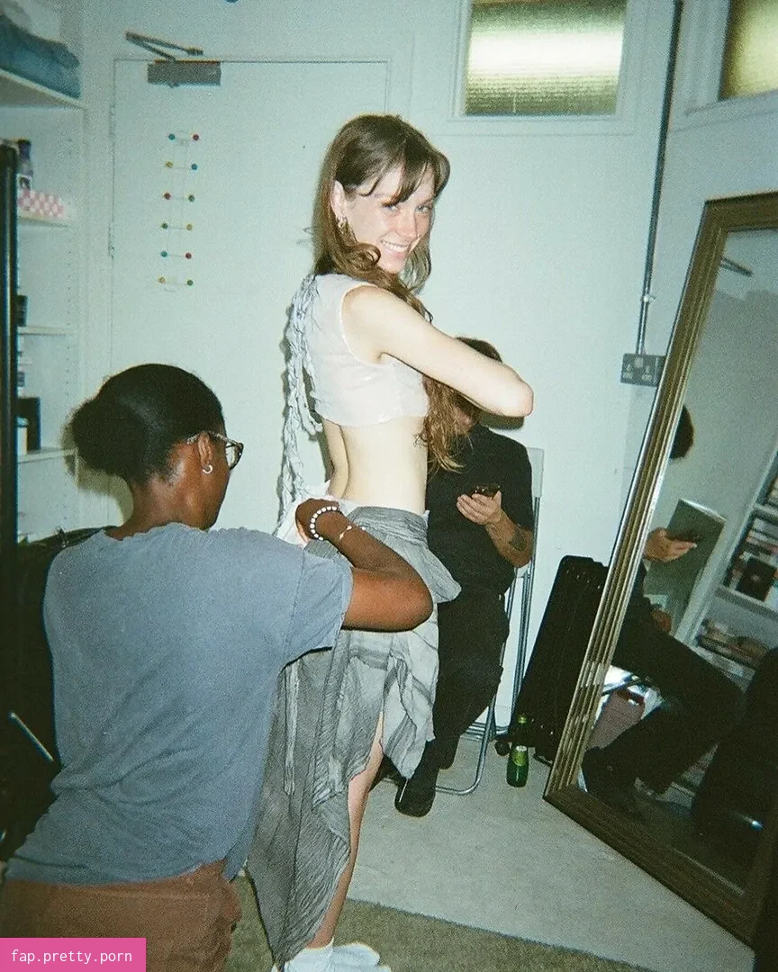 Holly Humberstone - Photo #08