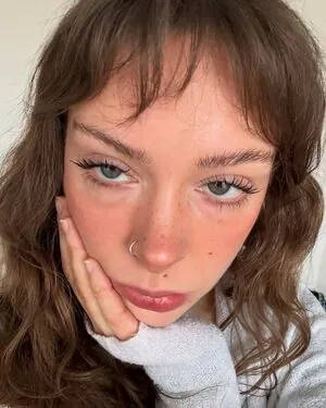 Holly Humberstone content