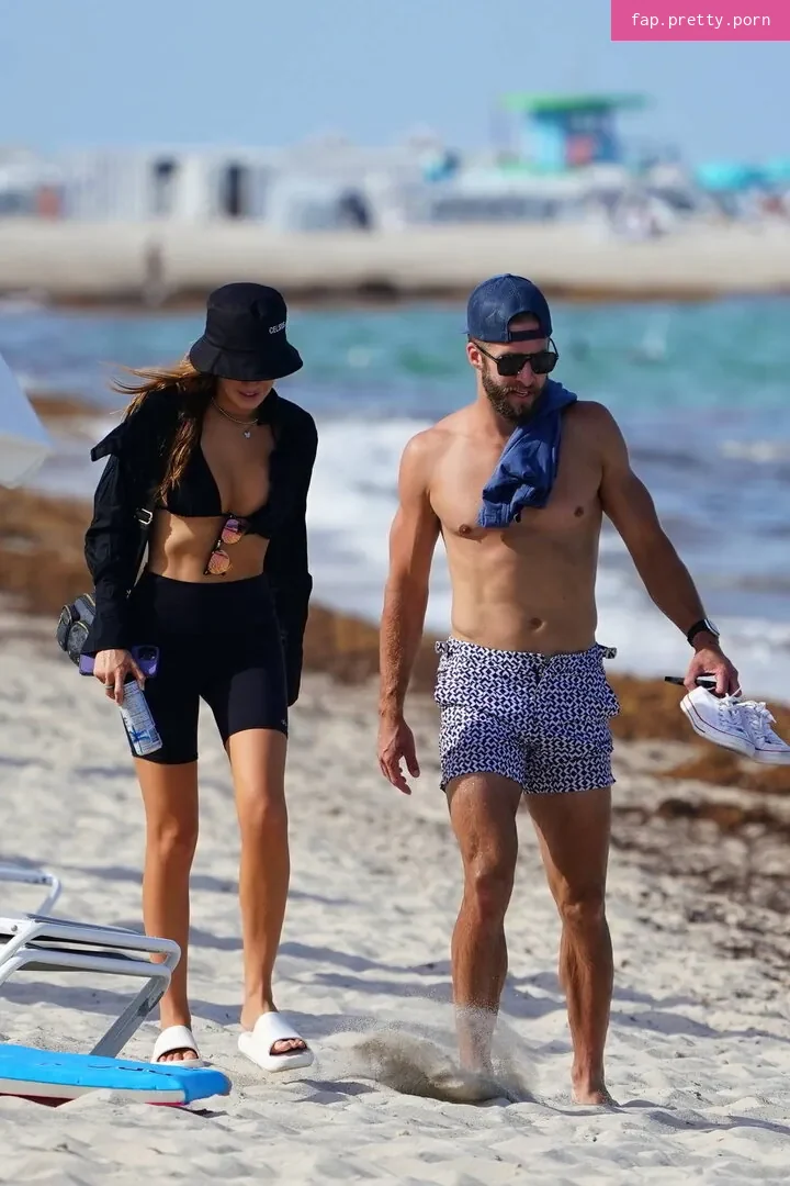 Haley Kalil - Photo #15