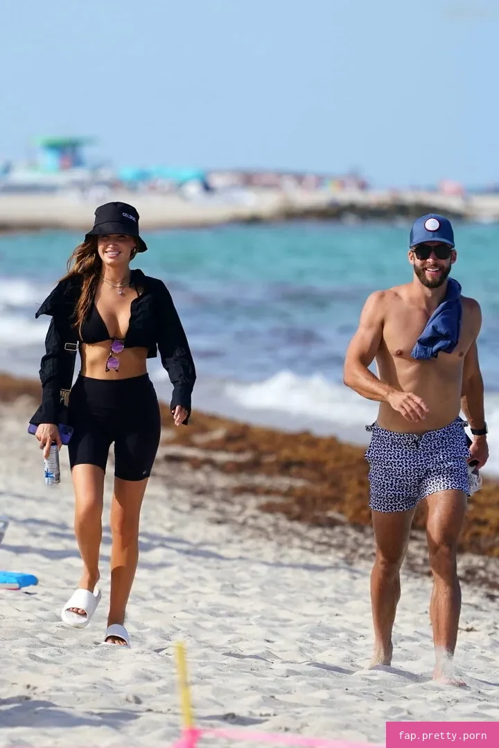 Haley Kalil - Photo #25