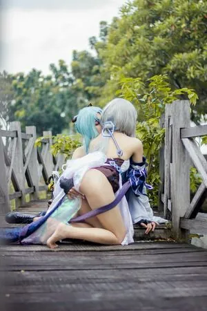 美月 HKxSYR content