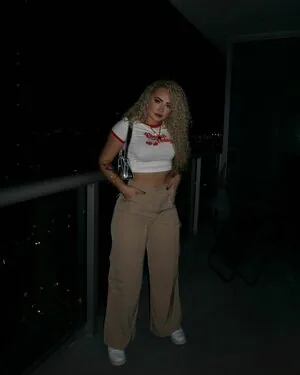 Hillary Millo content