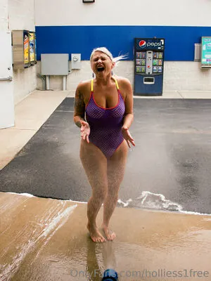 holliess1free content