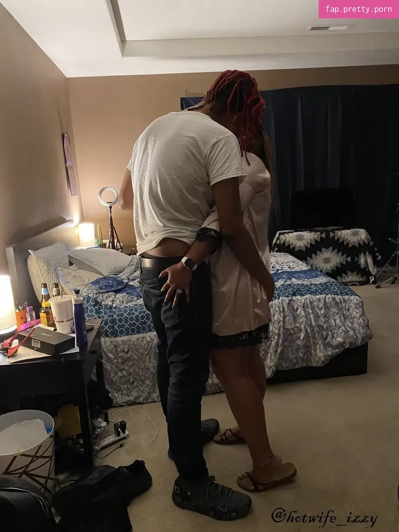 hotwifeizzy - Photo #10