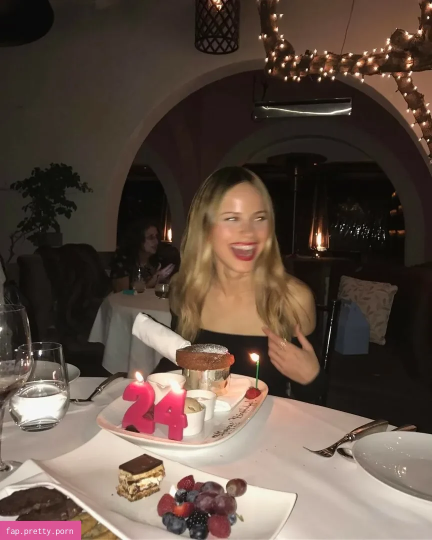 Halston Sage - Photo #50