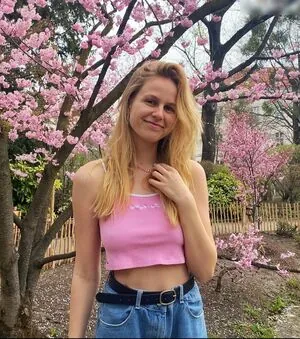 Hannah Tulnik content