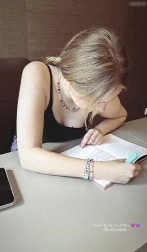 Hannah Tulnik content