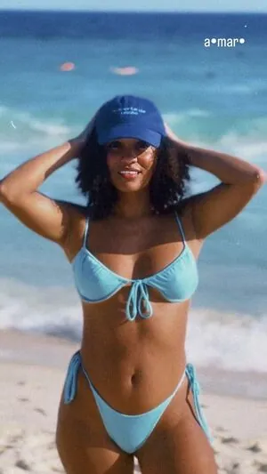 Heslaine Vieira content