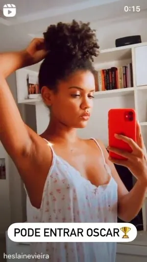 Heslaine Vieira content